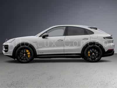 Porsche Cayenne Turbo E-Hybrid Coupé avec Pack GT (2026) - Photo 2