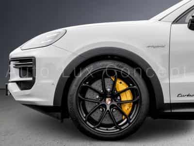 Porsche Cayenne Turbo E-Hybrid Coupé avec Pack GT (2026) - Photo 6