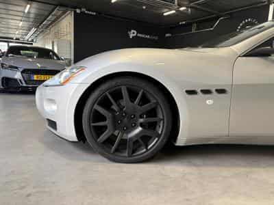Maserati GranTurismo MASERATI GRANTURISMO 4.2 V8 405 CV/GPS/CUIR/Xénon/ (2009) - Photo 12