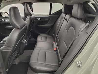 Volvo XC40 2.0 B3 MHEV Ultra Dark Limited Edition DCT (2024) - Photo 13