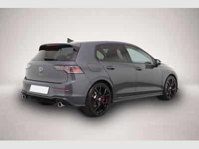VW Golf (2025) - Photo 2