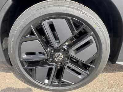 VW T-Roc 1.5 eTSI 110 kW R-Line (2026) - Photo 3