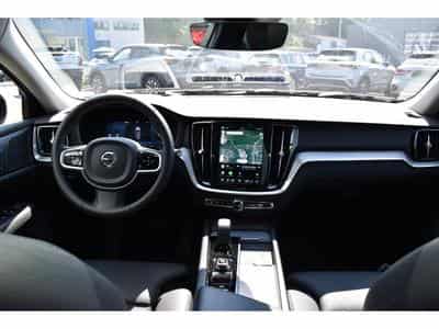 Volvo V60 2.0 B4 Plus Dark Geartronic PANO CUIR MEMO CAM360 HARMAN 1°M (2025) - Foto 10