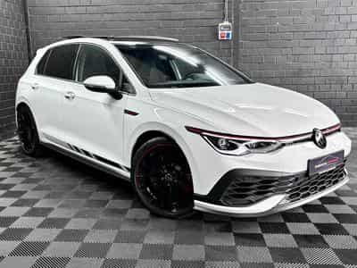 VW Golf GTI Clubsport 2.0 TSI 300 CV DSG7 *DCC* AKRA* MATRIX *PANO* (2023) - Photo 3