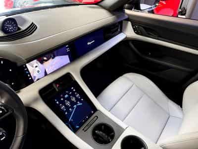 Porsche Taycan Performance Batterie / Sport Chrono / Pano / Dual Screen (2023) - Photo 10