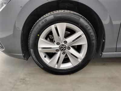 VW Golf 1.0 eTSI Life Business DSG/NAVI/FULL LED/JA16/PDC (2024) - Photo 6