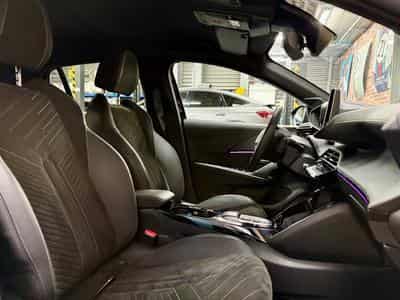 Peugeot 208 e-208 156cv 51KW/h Auto GT Navig/SiègCh/Cam360 (2024) - Photo 8
