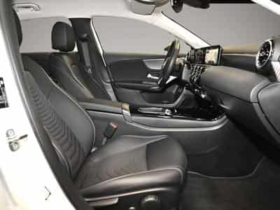 Mercedes 250 (2025) - Foto 2