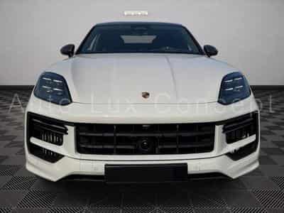Porsche Cayenne Turbo E-Hybrid Coupé avec Pack GT (2026) - Foto 2
