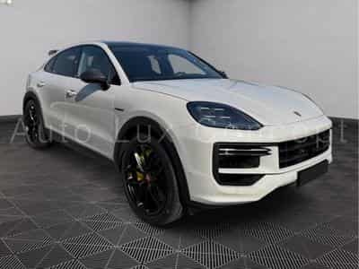 Porsche Cayenne Turbo E-Hybrid Coupé avec Pack GT (2026) - Foto 3