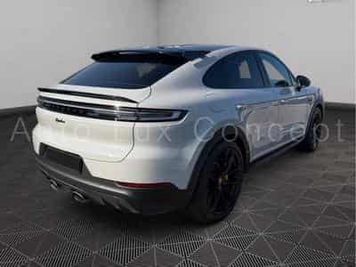 Porsche Cayenne Turbo E-Hybrid Coupé avec Pack GT (2026) - Foto 4
