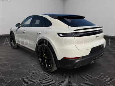 Porsche Cayenne Turbo E-Hybrid Coupé avec Pack GT (2026) - Foto 6