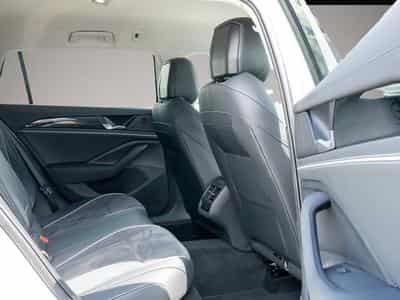 VW Passat (2025) - Photo 4