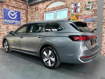 VW Passat (2025) - Photo 2