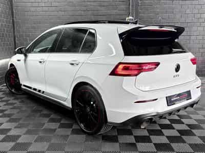 VW Golf GTI Clubsport 2.0 TSI 300 CV DSG7 *DCC* AKRA* MATRIX *PANO* (2023) - Foto 4