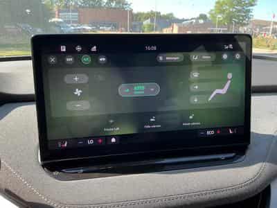 Skoda Enyaq 85X AWD (2025) - Foto 9