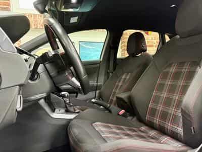 VW Polo Polo 2.0 TSI 200cv DSG GTI (2020) - Photo 5