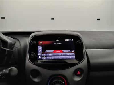 Toyota Aygo 1.0i VVT-i X-Play AUTO (2020) - Photo 11