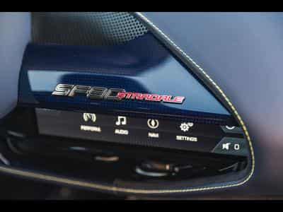 Ferrari SF90 STRADALE GIALLO 3 STRATO CARBON BLEU (2022) - Photo 14