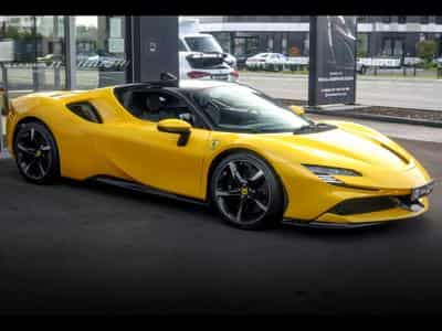 Ferrari SF90 STRADALE GIALLO 3 STRATO CARBON BLEU (2022) - Photo 6