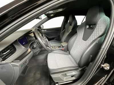 Skoda Octavia Sportline+DSG+360+Light&View-Premium+Navi (2025) - Photo 9
