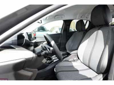 Peugeot 208 Hybrid PureTech 110 Automatique (2025) - Photo 6