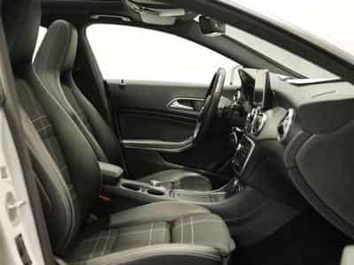 Mercedes CLA 180 Urban *18 *Pano *Navi (2016) - Photo 13