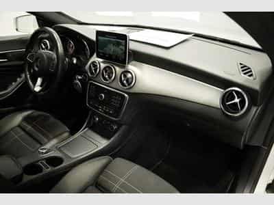 Mercedes CLA 180 Urban *18 *Pano *Navi (2016) - Photo 14