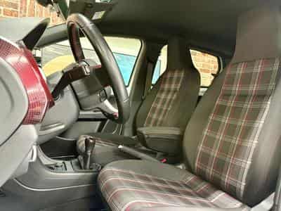 VW UP UP 1.0 TSi 116cv GTI SiègeCh/ClimaA/Cam/Park/ALU17 (2021) - Photo 5