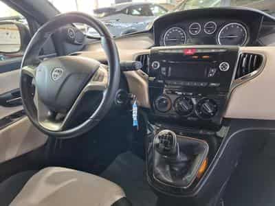 Lancia Ypsilon 1.2 1HAND, BLUETOOTH, PDC AV+ARR., (2015) - Foto 10