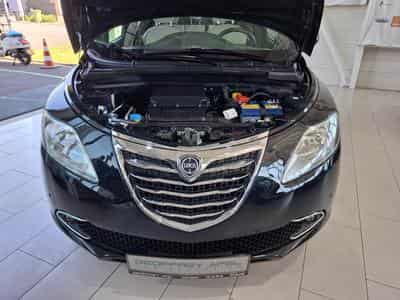 Lancia Ypsilon 1.2 1HAND, BLUETOOTH, PDC AV+ARR., (2015) - Foto 15