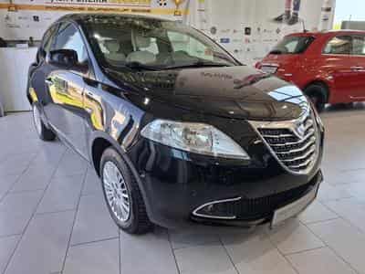 Lancia Ypsilon 1.2 1HAND, BLUETOOTH, PDC AV+ARR., (2015) - Foto 4