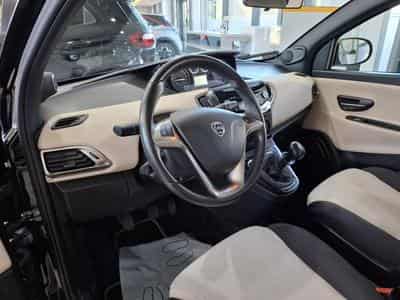 Lancia Ypsilon 1.2 1HAND, BLUETOOTH, PDC AV+ARR., (2015) - Foto 6