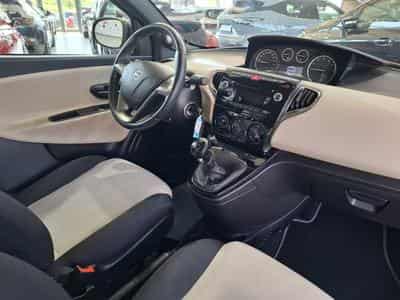 Lancia Ypsilon 1.2 1HAND, BLUETOOTH, PDC AV+ARR., (2015) - Foto 9