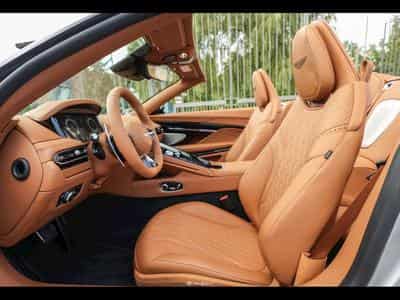 Aston-Martin DB12 VOLANTE 4.0 V8 680 CH - SPIRIT SILVER METALLIC - FULL PPF (2024) - Foto 10