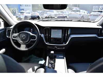 Volvo V60 2.0 B4 Plus Dark Geartronic PANO CUIR MEMO CAM360 HARMAN 1°M (2025) - Foto 10