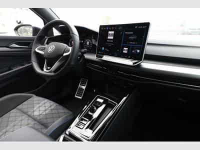 VW Golf Variant R-Line (2026) - Photo 9