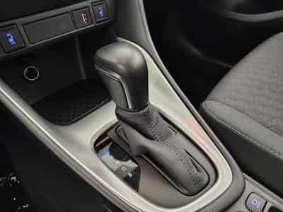 Mazda 2 1.5 Hybrid VVT-I CVT 92Cv Agile CARPLAY / CLIM (2023) - Foto 12