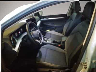 VW Golf (2025) - Foto 1