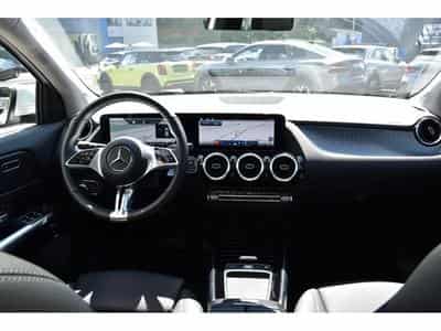 Mercedes GLA 200 (2024) - Photo 10