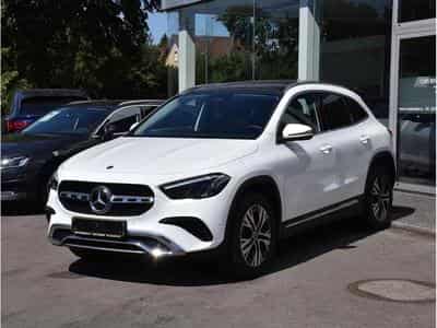 Mercedes GLA 200 (2024) - Photo 2