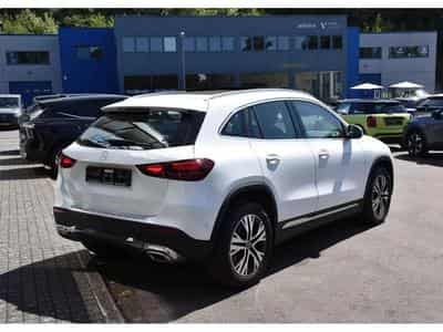 Mercedes GLA 200 (2024) - Photo 4