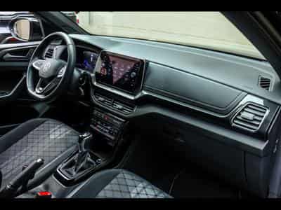 VW T-Cross 1.5 TSI 150 DSG R-LINE (2024) - Foto 11