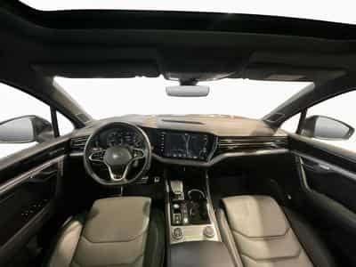 VW Touareg R-Line+V6+4M+DSG+Black-Style+Pano+AHK+Stand-H.+Luft. (2021) - Foto 2