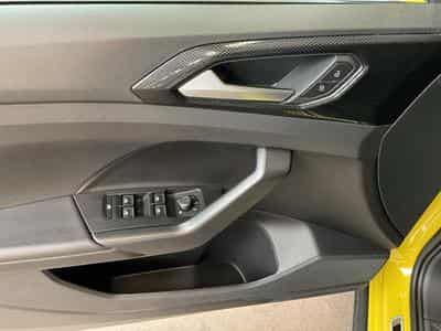 VW T-Cross R-Line+DSG+IQ-Light+RearView+Navi+AHK (2024) - Foto 14
