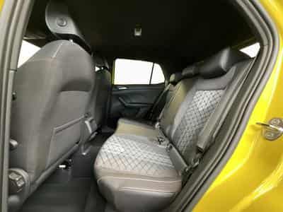 VW T-Cross R-Line+DSG+IQ-Light+RearView+Navi+AHK (2024) - Foto 15