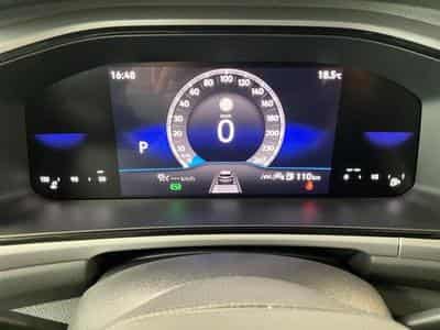 VW T-Roc Life+DSG+P.Travel+P.Select+RearView+LED (2025) - Foto 11