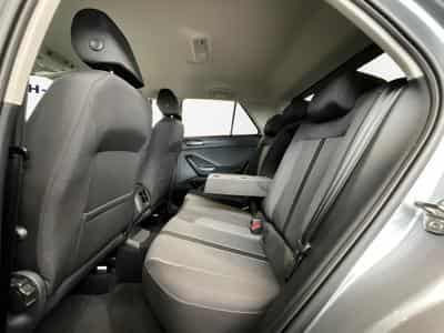 VW T-Roc Life+DSG+P.Travel+P.Select+RearView+LED (2025) - Foto 15