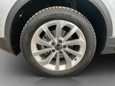 VW T-Roc Life+DSG+P.Travel+P.Select+RearView+LED (2025) - Foto 8