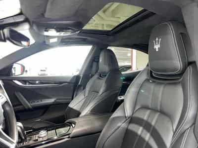 Maserati Ghibli 3.0 V6 Modena S Aut. 4x4 (2022) - Photo 12